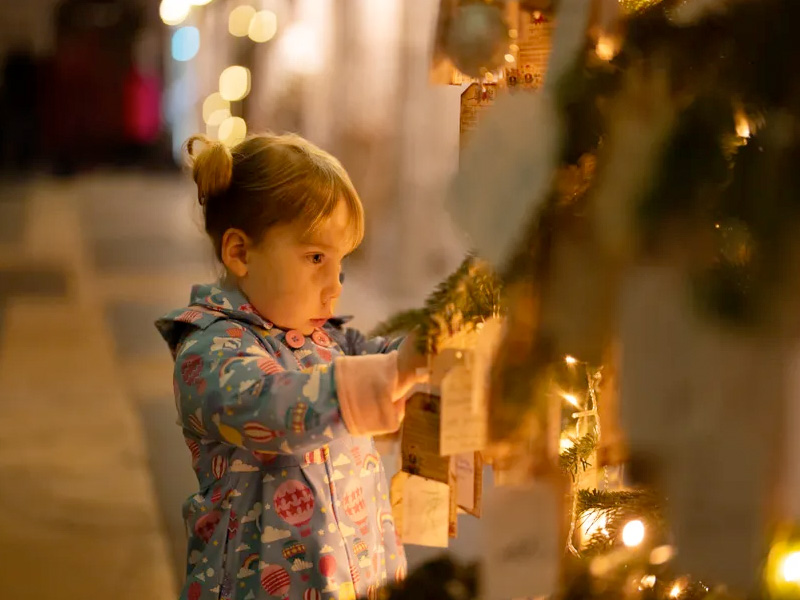 Meet St Nicholas at Gloucester Cathedral