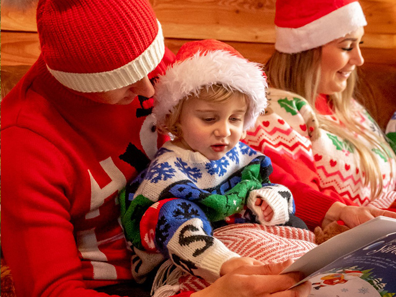 Free entry to Cotswold Farm Park on Christmas Jumper Day