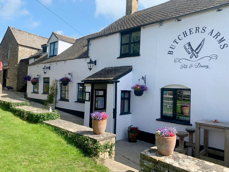 The Butchers Arms at Oakridge Lynch